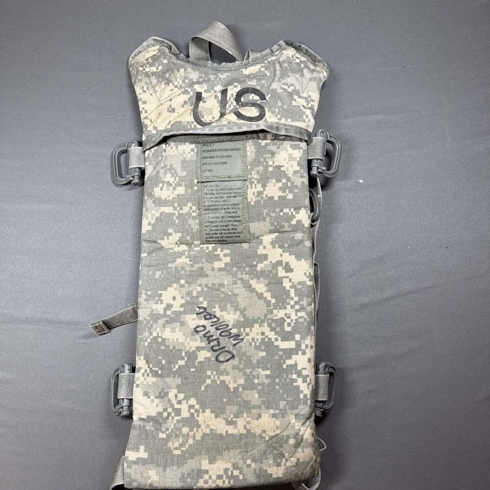 USGI Military MOLLE II Hydration System Carrier Camelbak UCP ACU Carrying Case